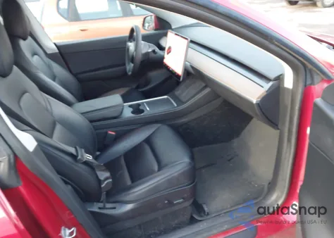 2021 Tesla Model Y Long Range Dual Motor All-Wheel Drive z USA, uszkodzony, nr VIN 5YJYGDEEXMF256471